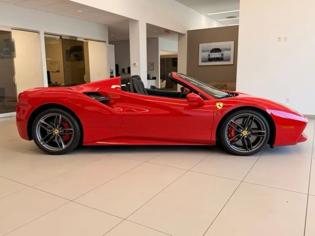 Used 2018 Rosso Corsa Ferrari Base image 9