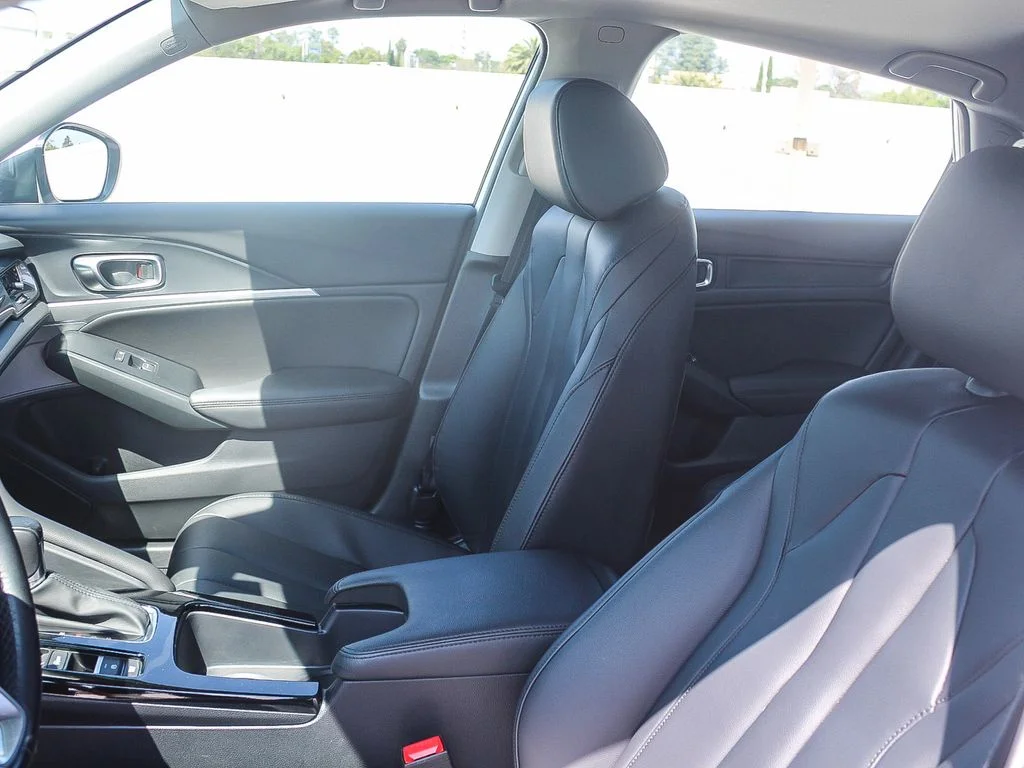 Used 2025 Platinum White Pearl Acura Base image 17