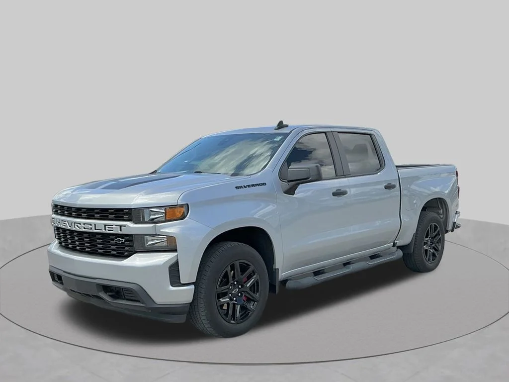 Used 2022 Silver Chevrolet Custom image 1