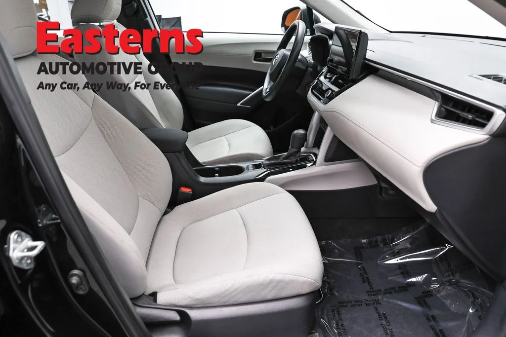 Used 2024 Black Toyota L image 23