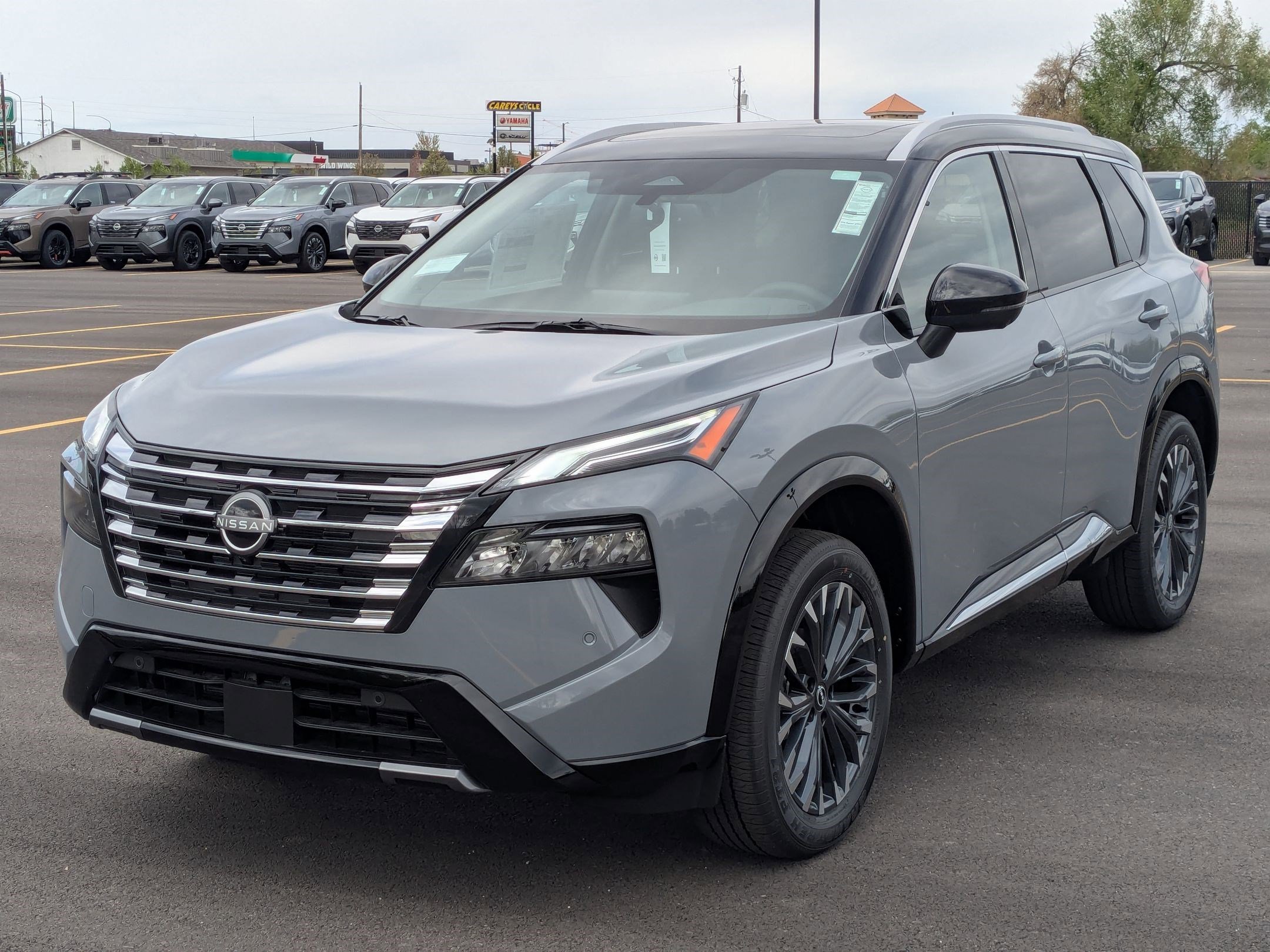 New 2026 Boulder Gray Pearl/Super Black Nissan Platinum image 8