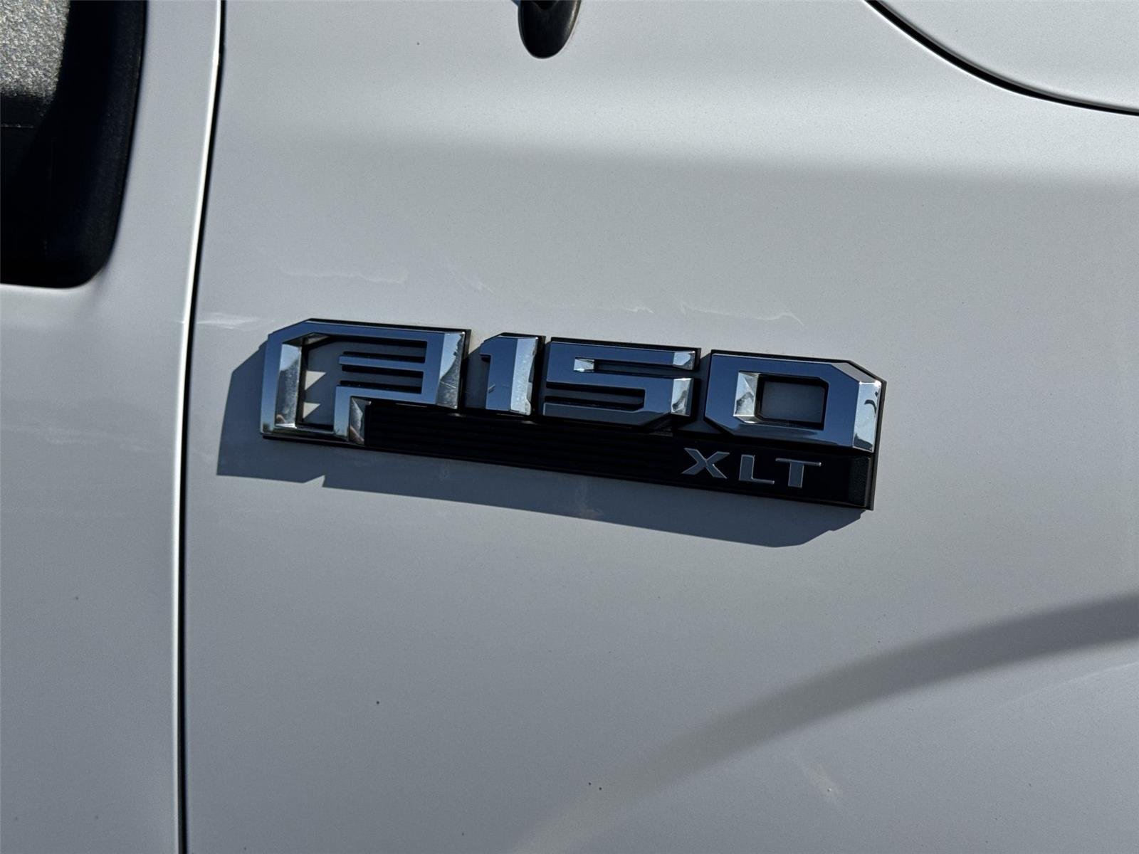 Used 2017 Gold Ford XLT image 38