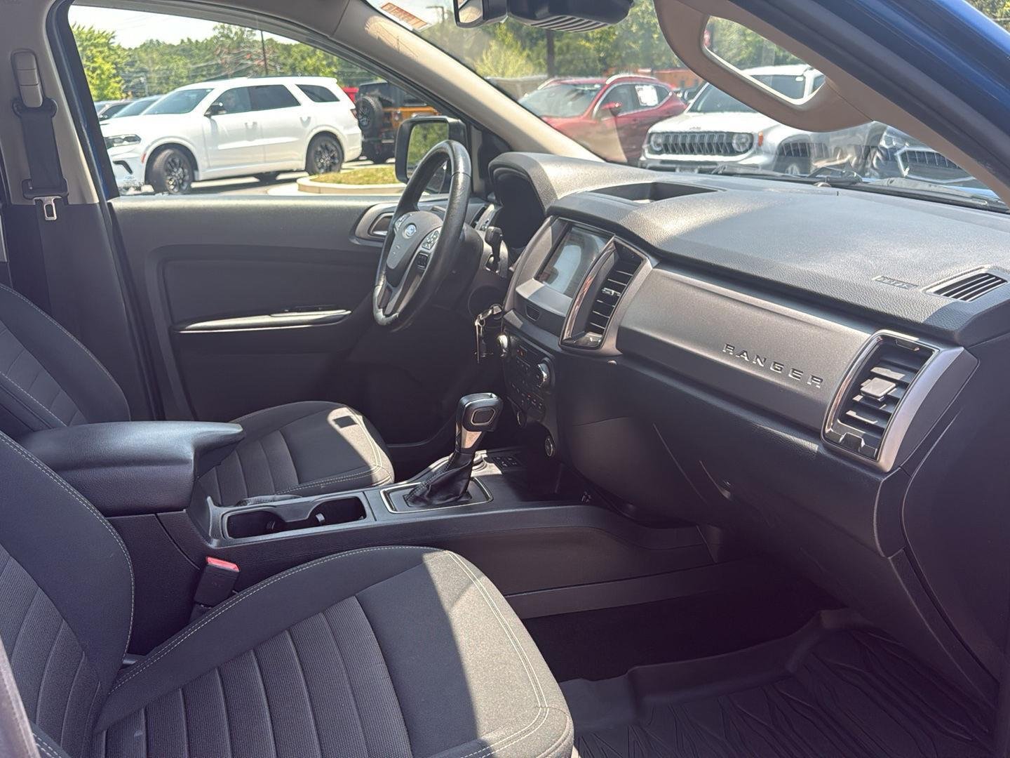 Used 2019  FORD  image 7