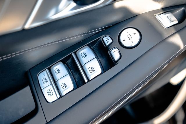 Used 2022 Black Sapphire Metallic BMW xDrive40i image 17