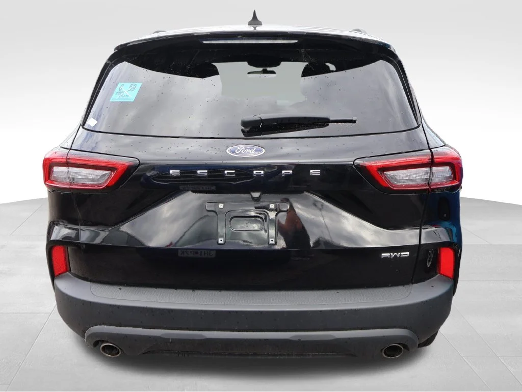 Used 2025 Black Metallic Ford ST-Line image 19
