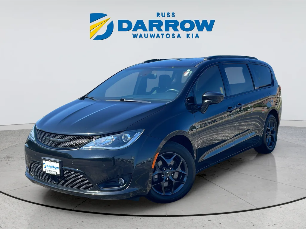Used 2020 Black Chrysler Touring L image 1
