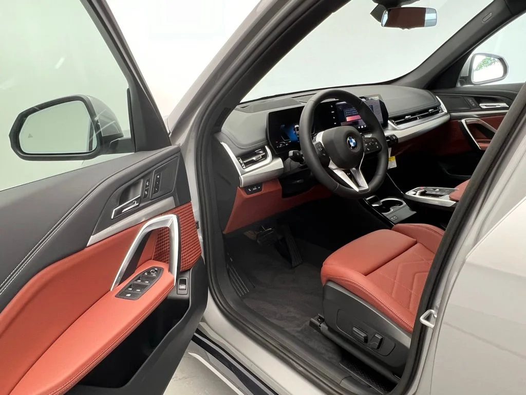 Used 2026 Space Silver Metallic BMW xDrive28i image 21