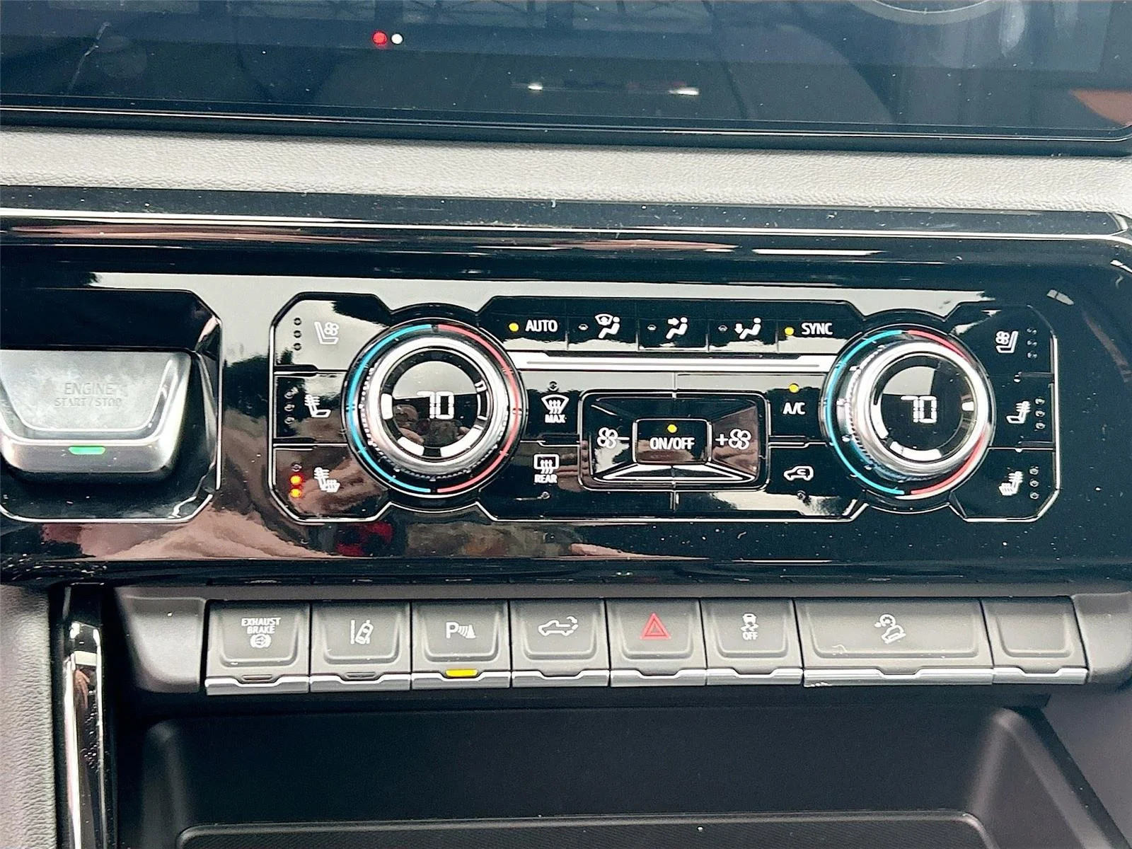 2026 GMC Sierra 3500HD AT4 - Photo 16