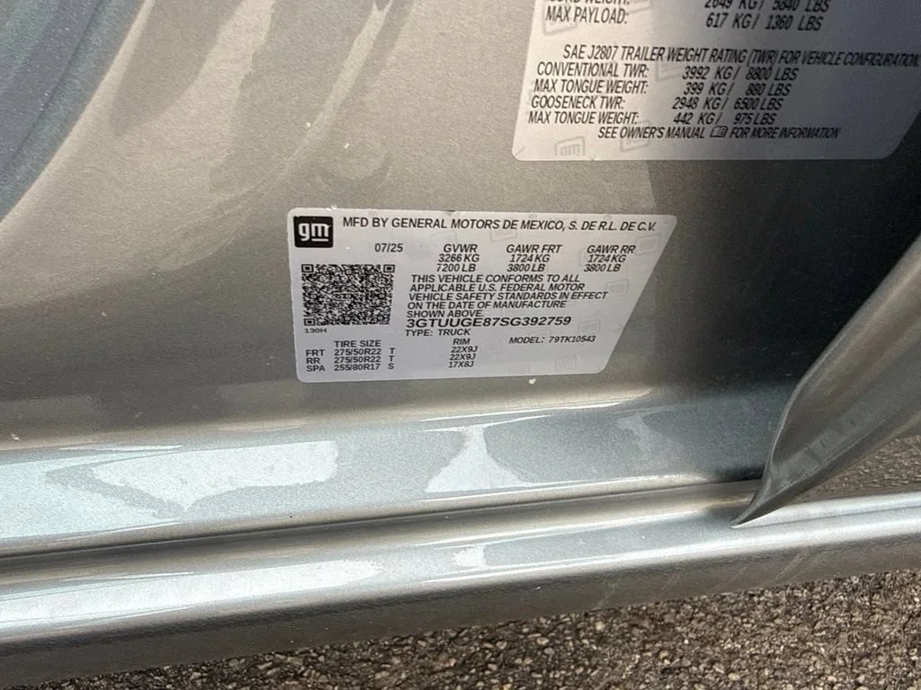 Used 2025 Sterling Metallic GMC Denali image 39