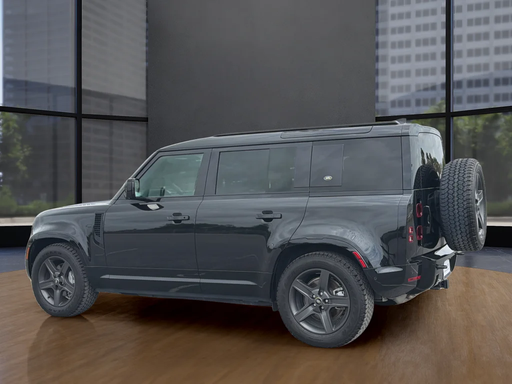 Used 2024  Land Rover X-Dynamic SE image 14