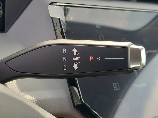 New 2027 Mosaic Black Metallic Chevrolet LT image 28