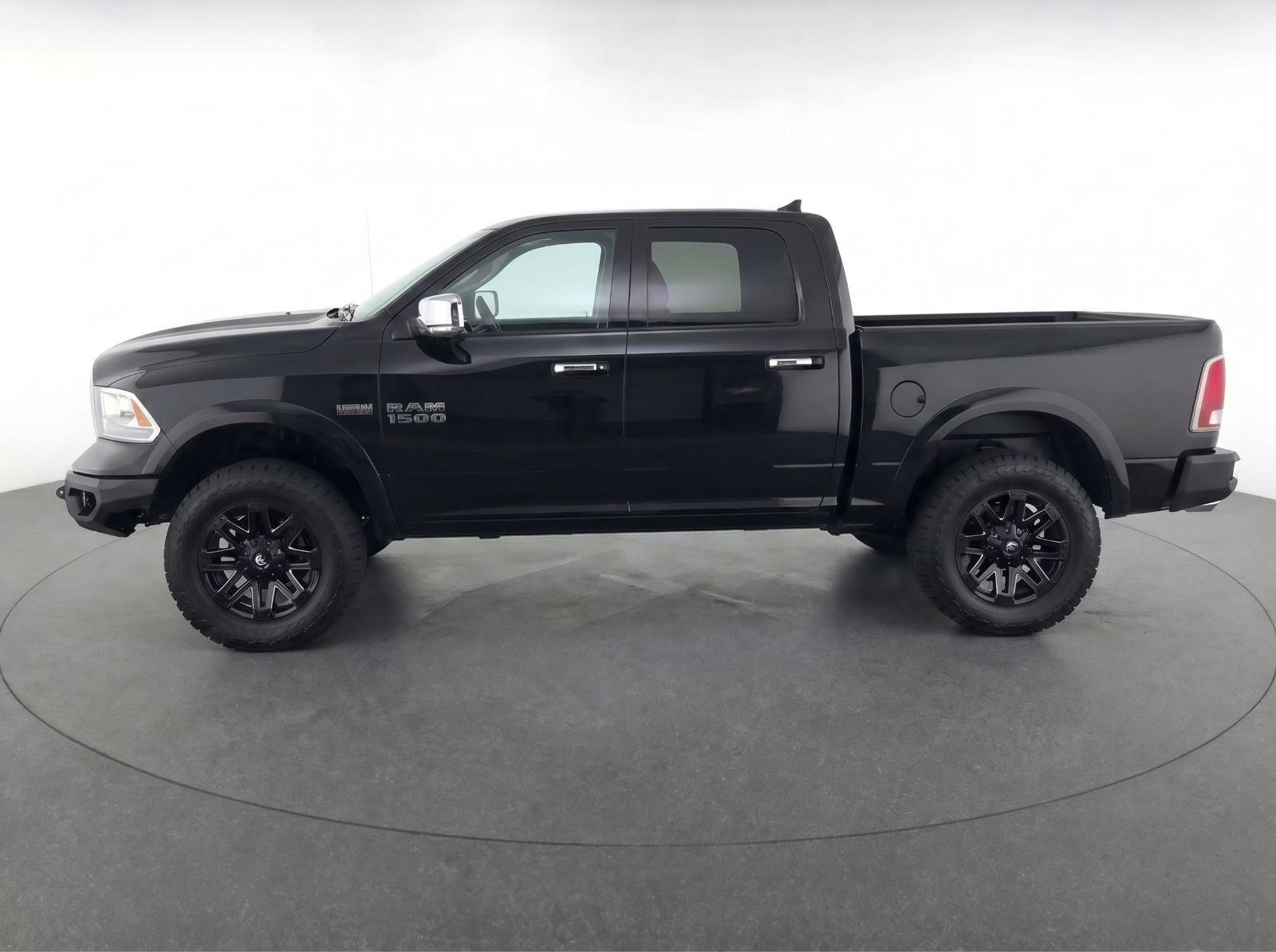 Used 2017 Brilliant Black Crystal Pearlcoat Ram Laramie image 6