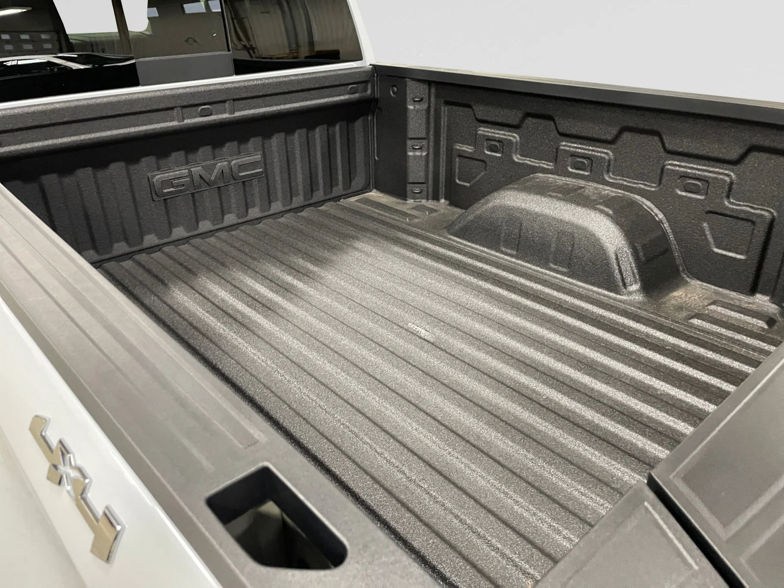 New 2026 Glacier White Tricoat GMC SLT image 10