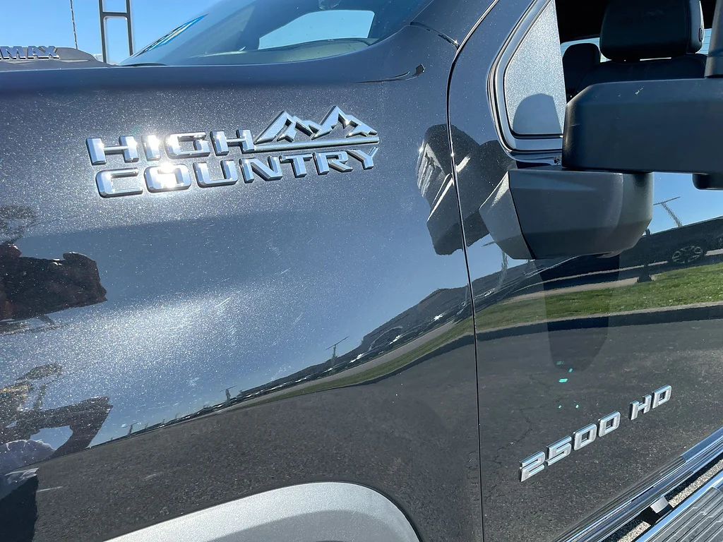 Used 2022 Black Chevrolet High Country image 33