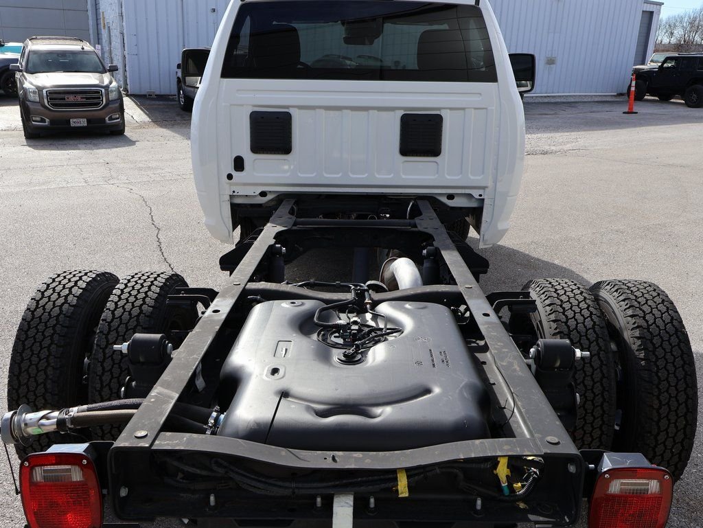 2025 RAM 3500 Chassis Tradesman - Photo 11