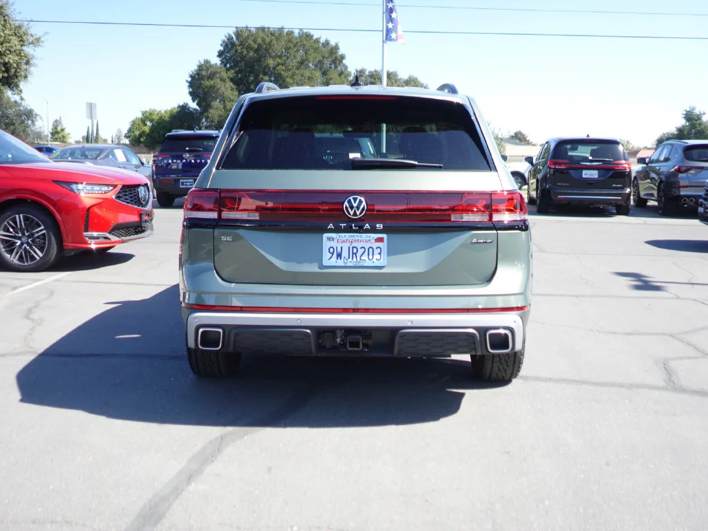 Used 2026 Green Pearl Volkswagen Peak Edition image 8