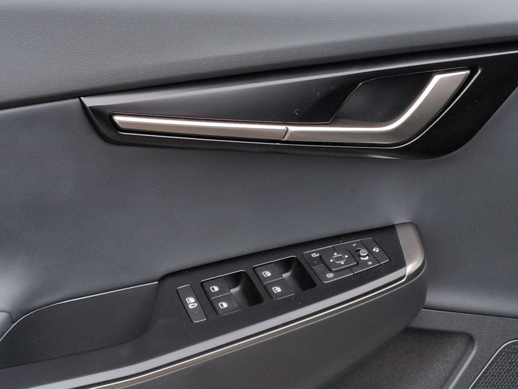 New 2026 Wolf Gray Kia LIGHT image 24