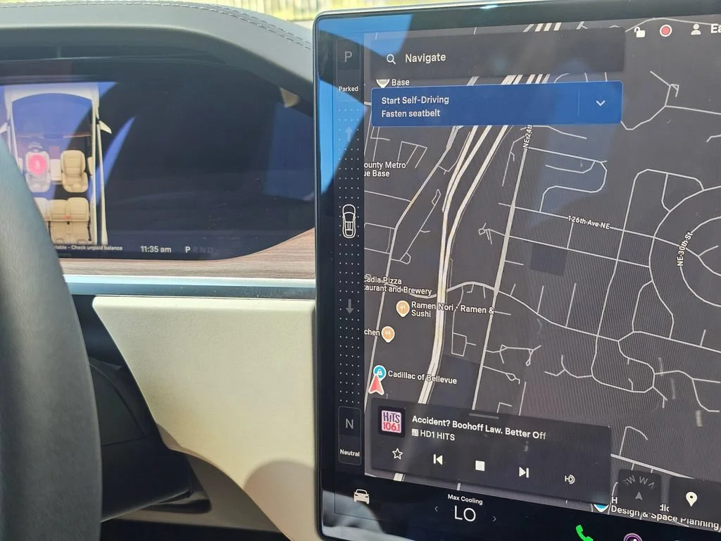 Used 2024  Tesla AWD image 33