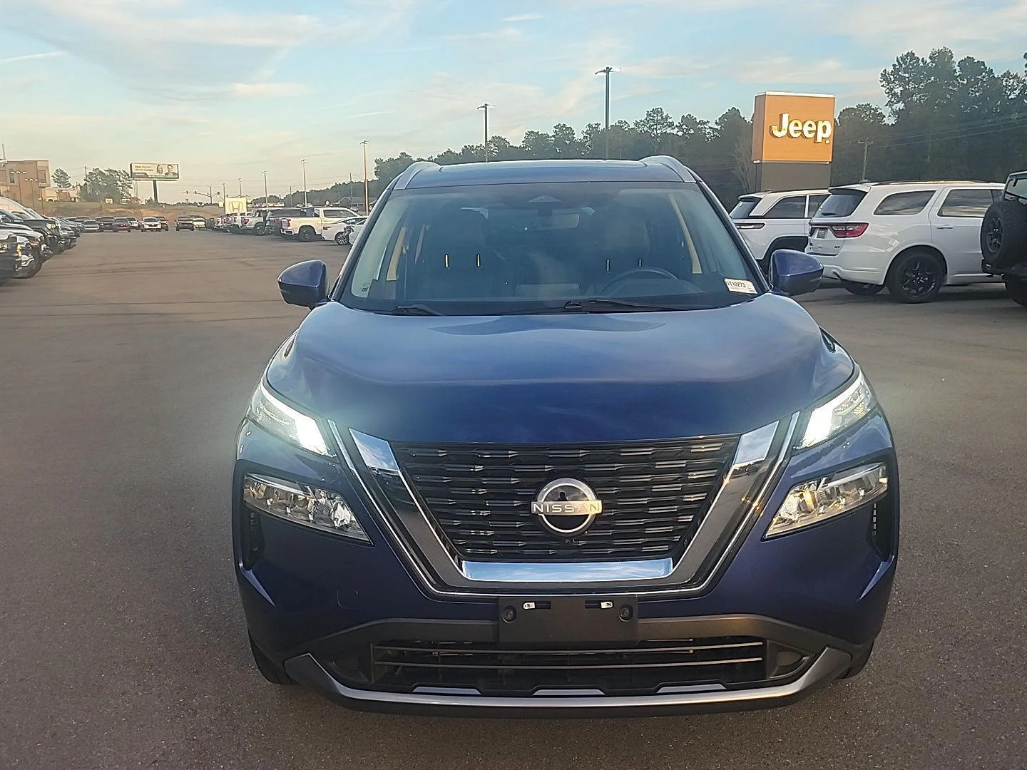Used 2023 Caspian Blue Metallic Nissan SL image 19