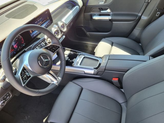 New 2026 Polar White Mercedes-Benz GLB 250 image 7