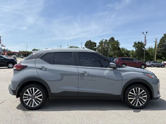 Used 2024 Gray Nissan SV image 21