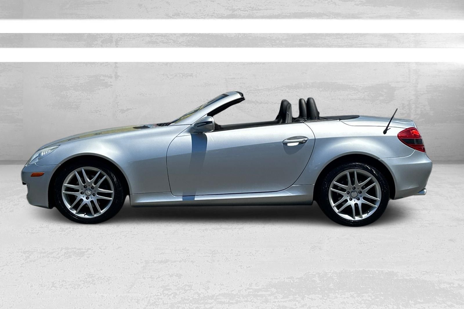 Used 2009 Silver Mercedes-Benz SLK 300 image 7