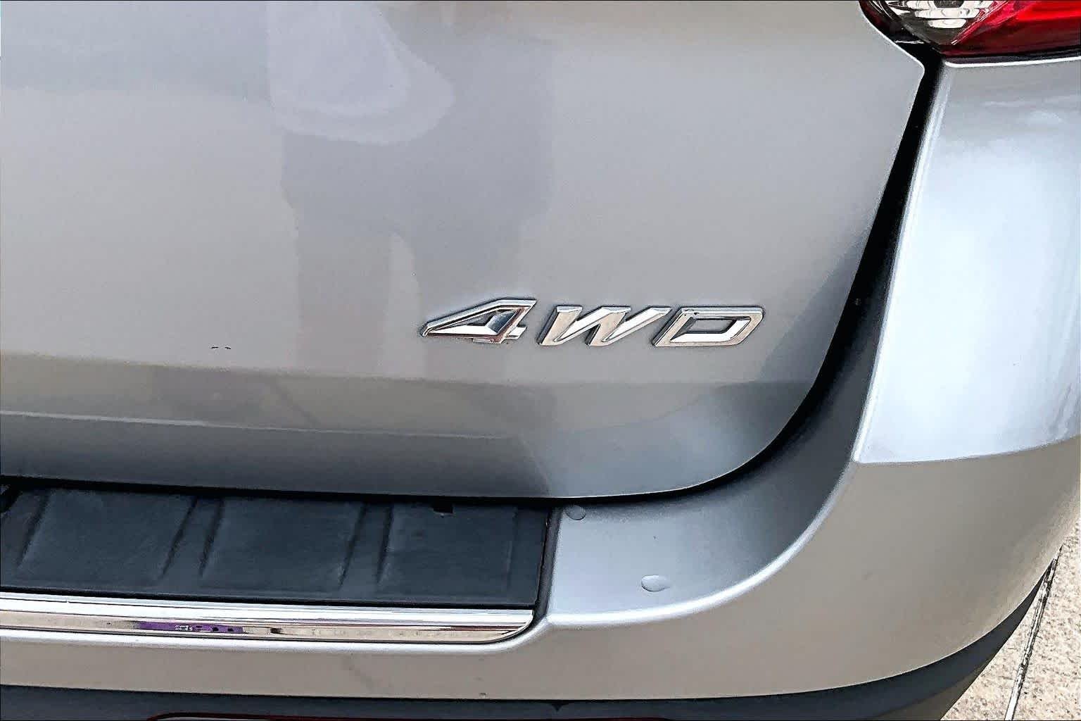 Used 2023 Iconic Silver Ford Limited image 10