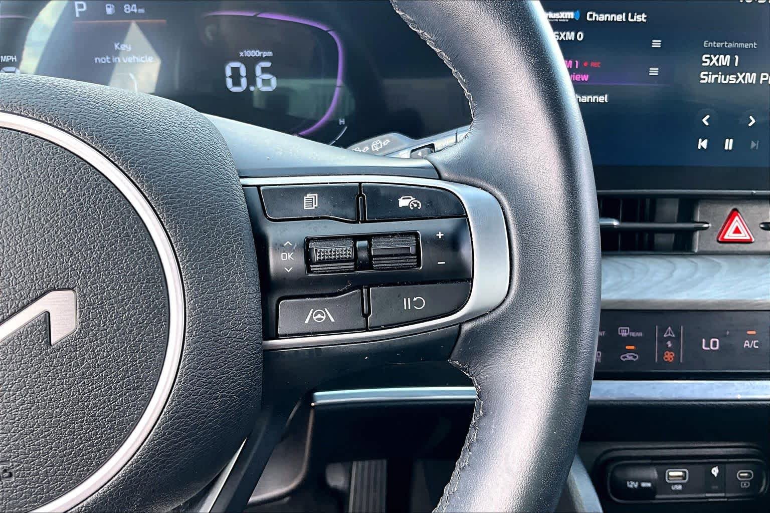 Used 2025 Wolf Gray Kia X-Line image 23