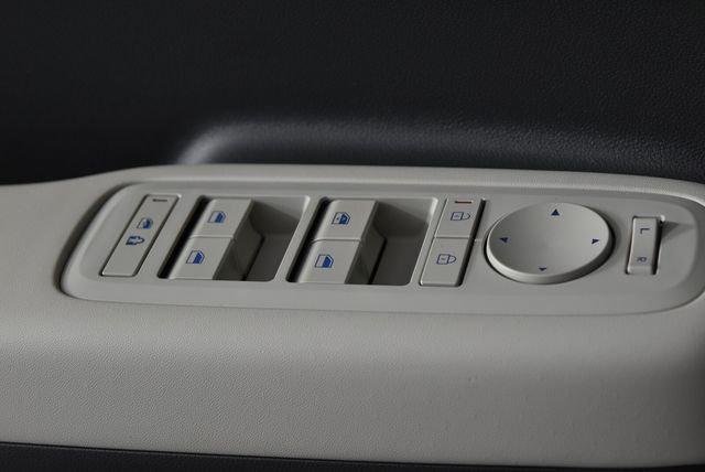 New 2027 White Hyundai SE AWD image 75
