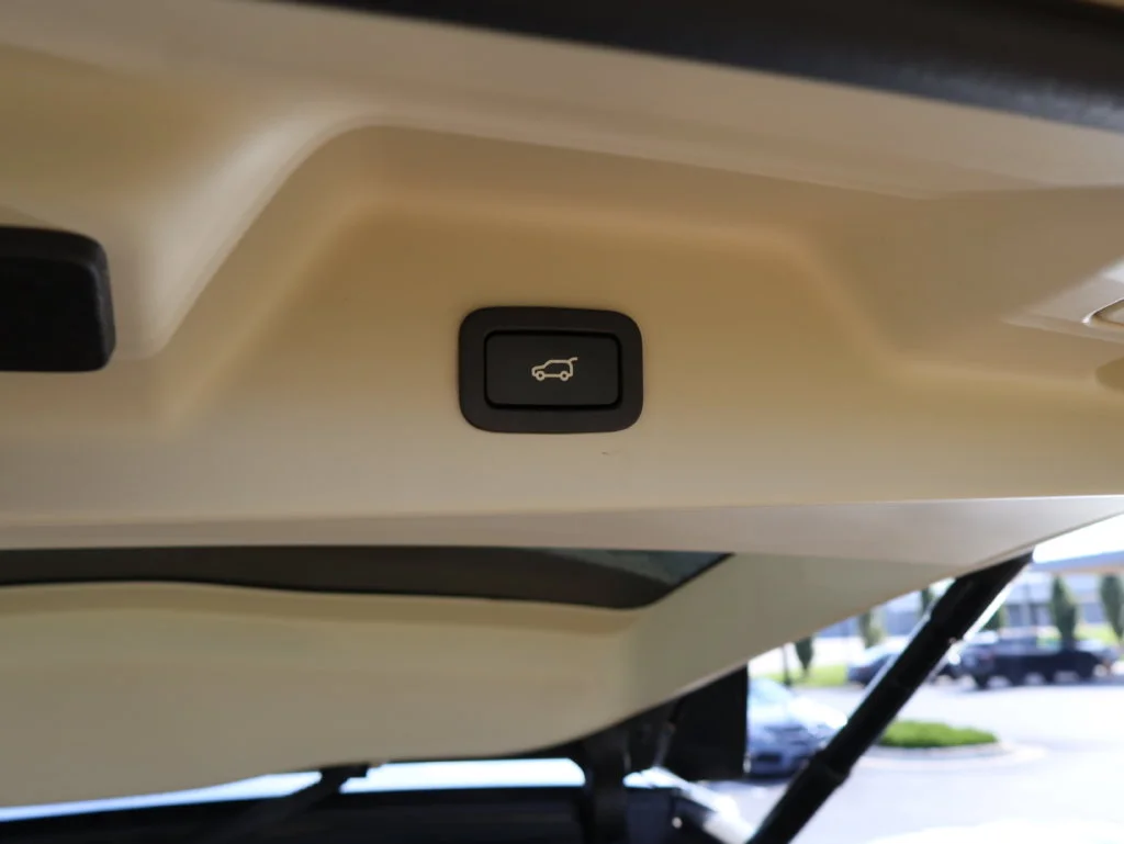 Used 2013  Land Rover HSE image 18