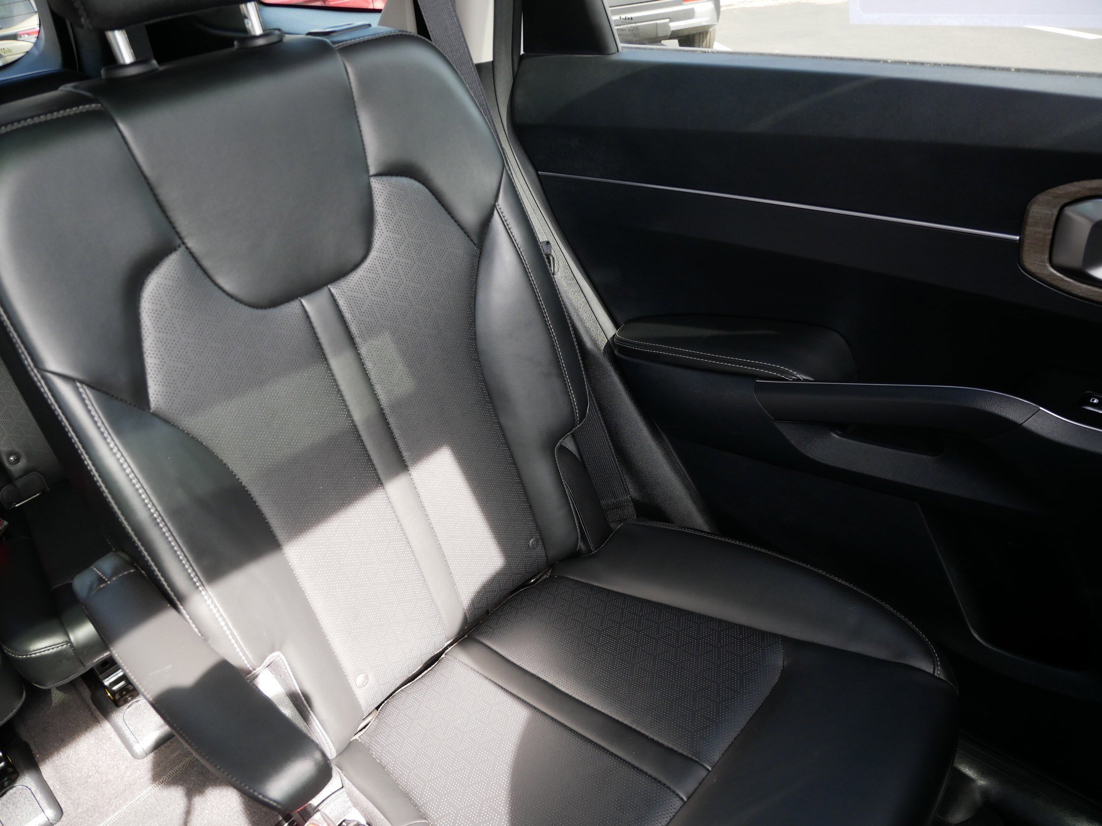 Used 2023 Glacial White Pearl Kia X-Line EX image 14
