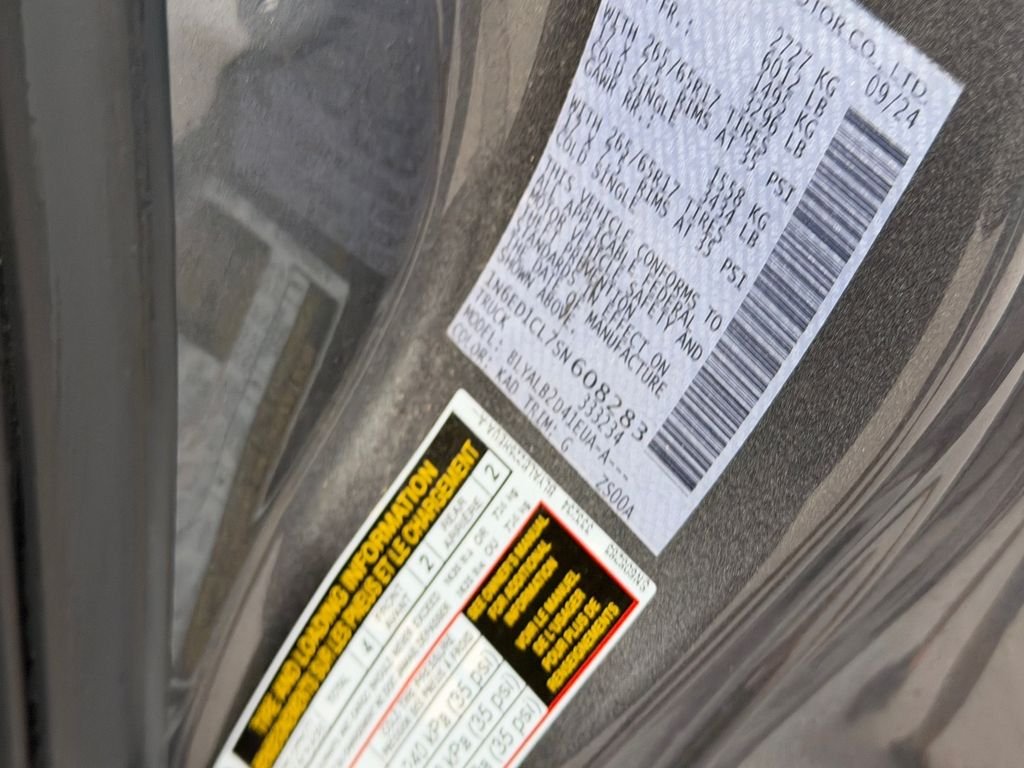 Used 2025 Gray Nissan SV image 17