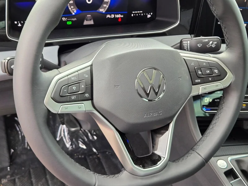 New 2026 Red Volkswagen 1.5T SE image 10