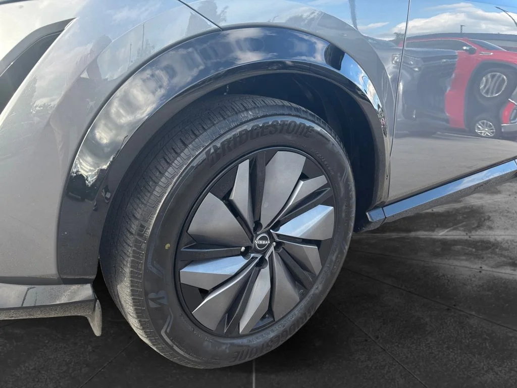 Used 2023 Gray Nissan ENGAGE image 11
