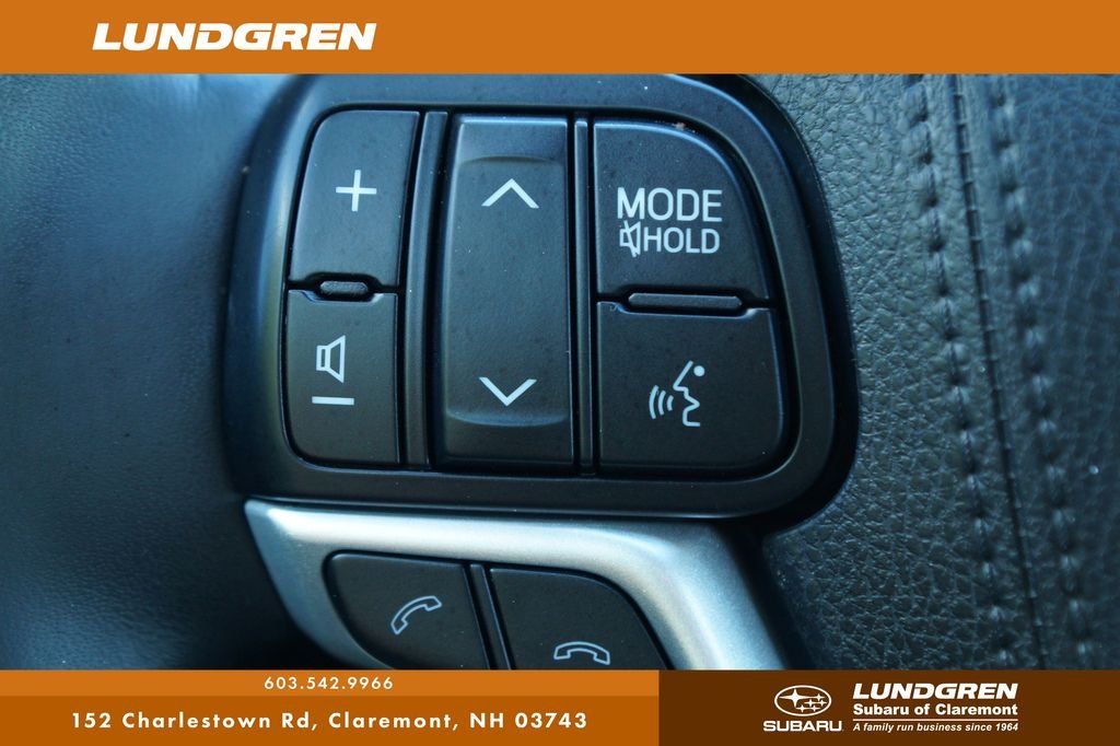 Used 2018 Silver Toyota XLE image 18