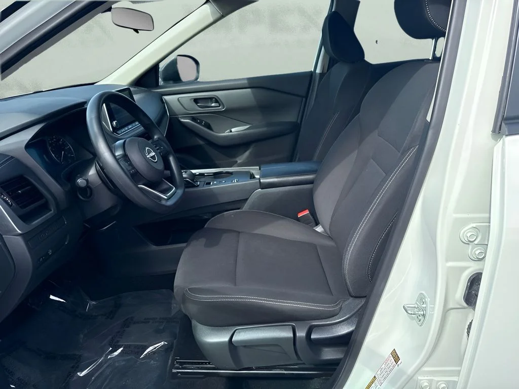 Used 2024 White Nissan S image 5