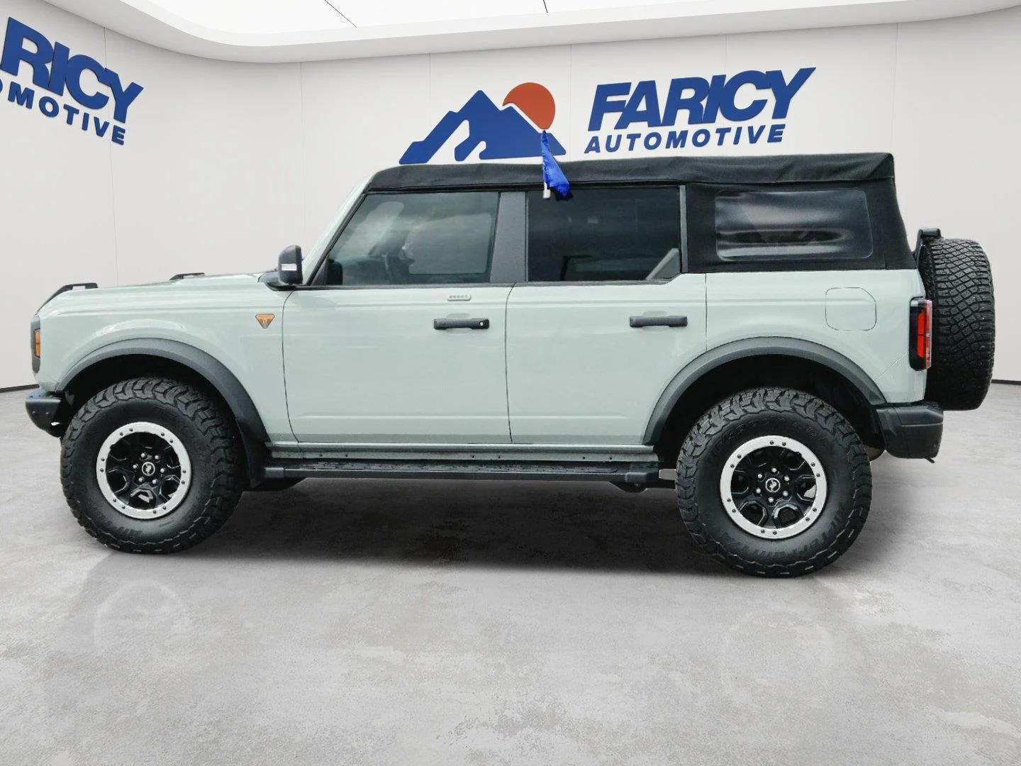 Used 2022 Cactus Gray Ford Badlands Advanced image 8