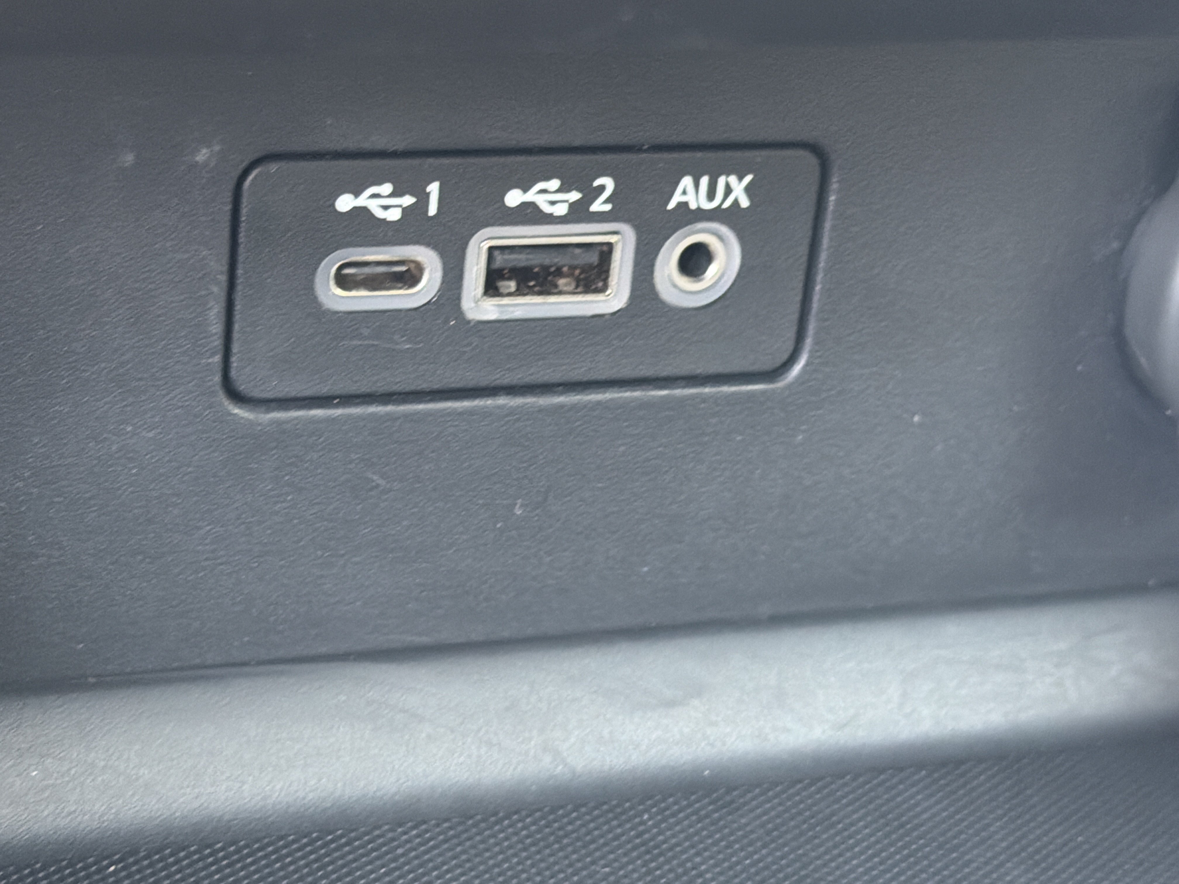 Certified Used 2025 Glacier White Nissan S image 32