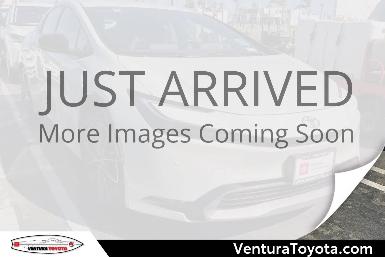 2025 Toyota Prius XLE FWD's photo
