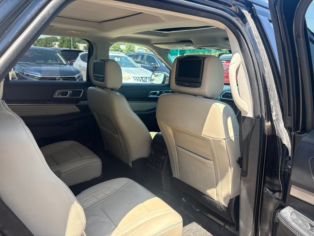Used 2016 Black Ford Platinum image 34