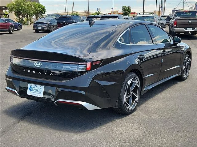 New 2026 Abyss Black Hyundai SEL Sport image 4