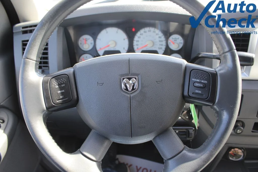 Used 2007 Red Dodge SLT image 13