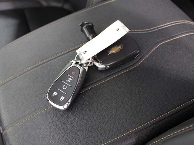 Used 2021 Summit White Chevrolet RS image 19