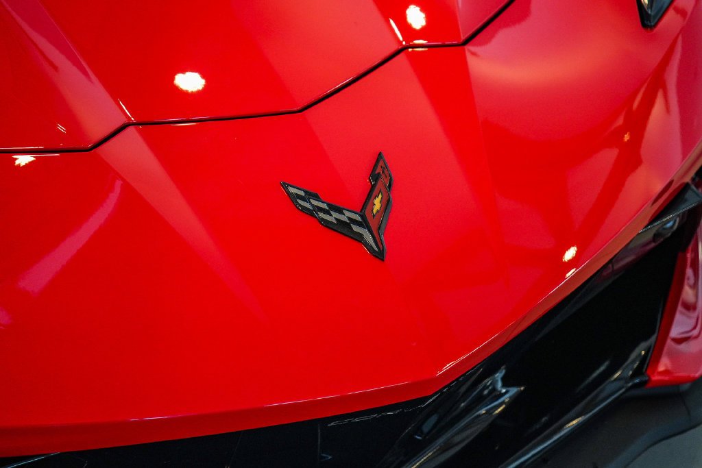 2027 Chevrolet Corvette 2LT - Photo 10
