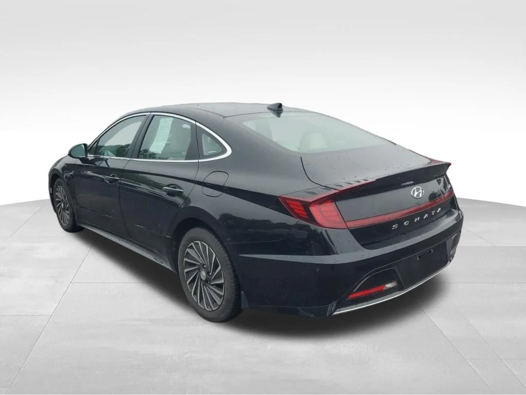 Used 2023 Black Hyundai SEL image 3