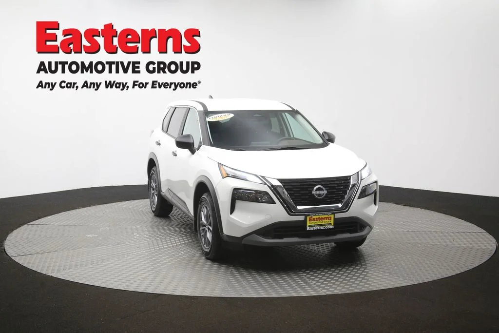 Used 2023 White Nissan S image 51