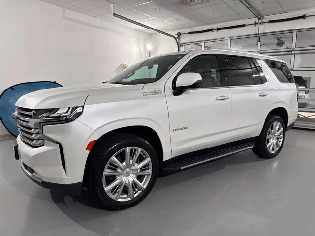 Used 2021 Beige Chevrolet High Country image 3