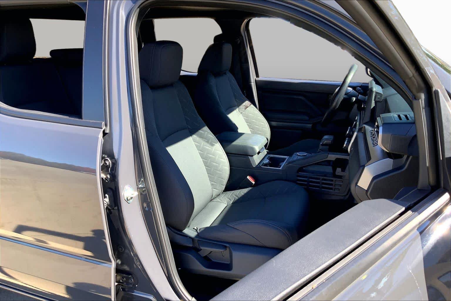 Used 2025 Underground Toyota SR5 image 9