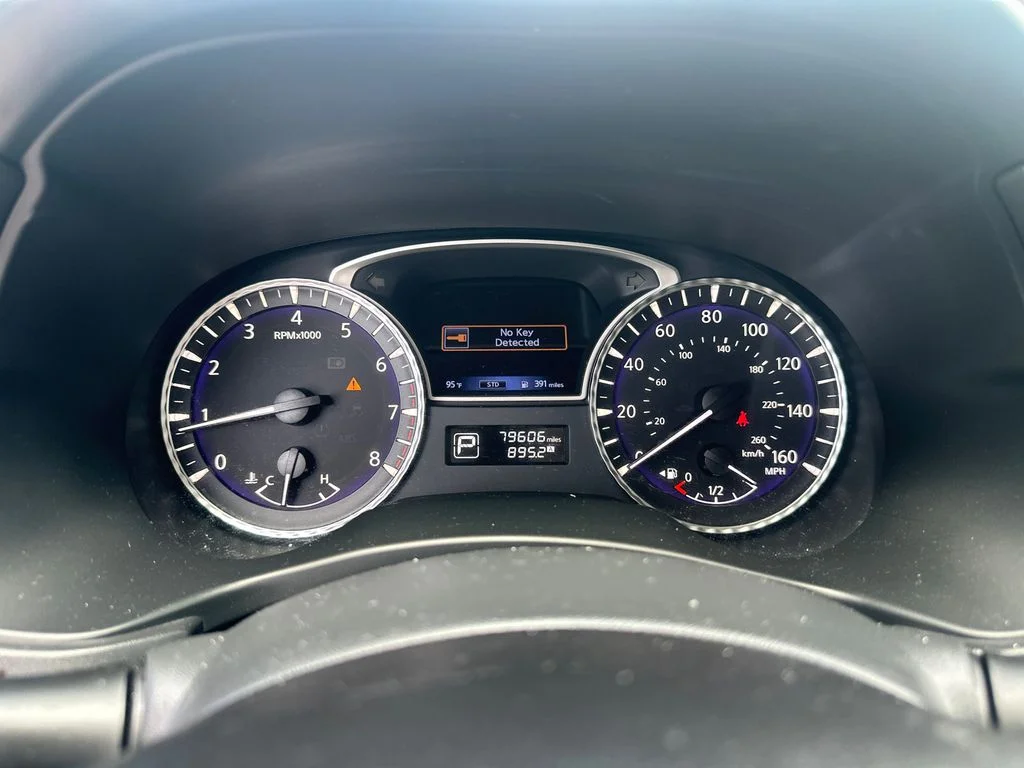 Used 2020 Gray INFINITI LUXE image 23