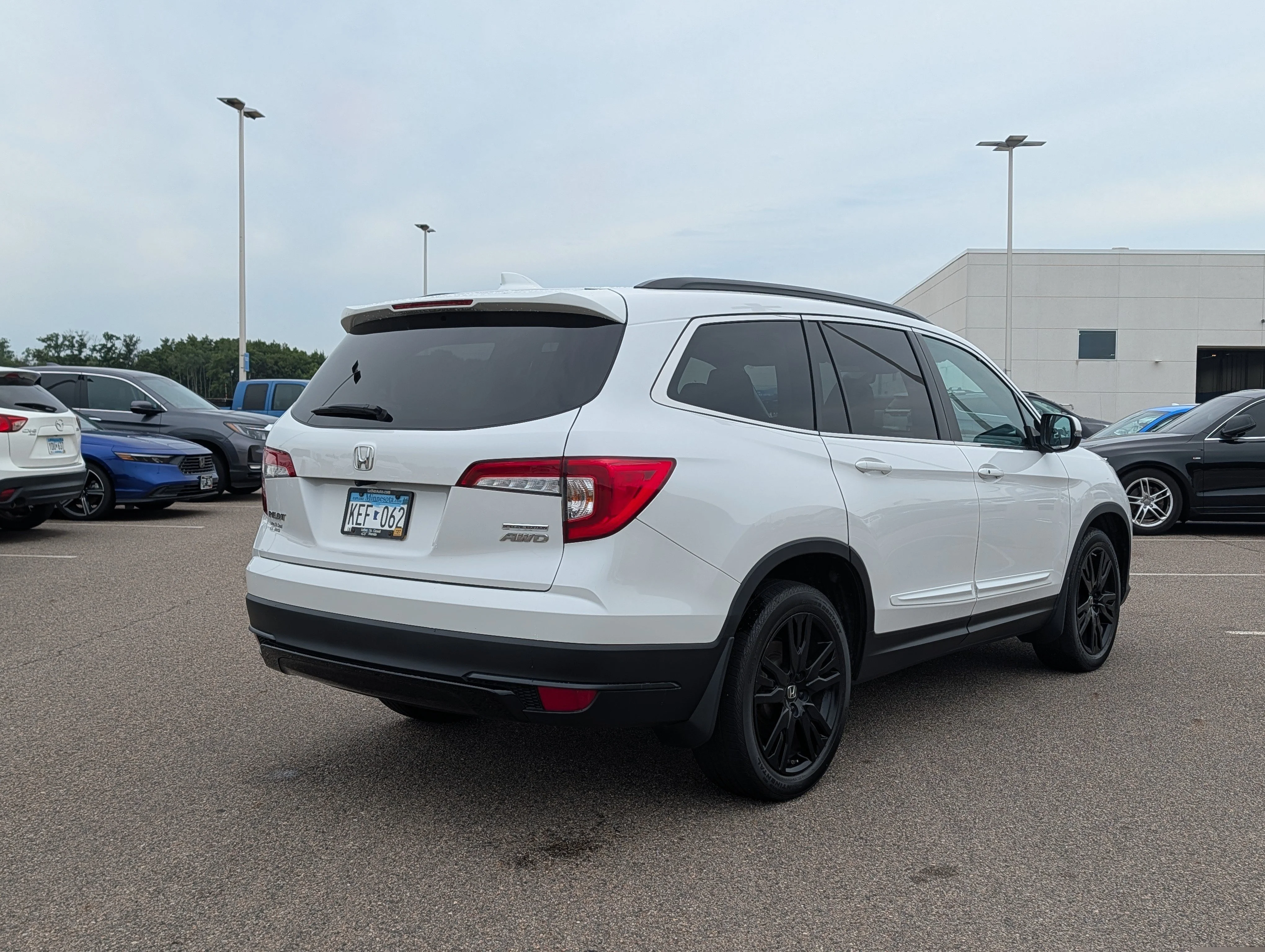 Used 2022 Platinum White Pearl Honda Special Edition image 4